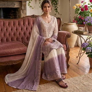 Lanzamiento del Nuevo Conjunto de Fiesta de Diseñador: Top de Georgette Pesado con Estampado de Estrellas, Pantalón Plazzo y Dupatta - Product Image 1