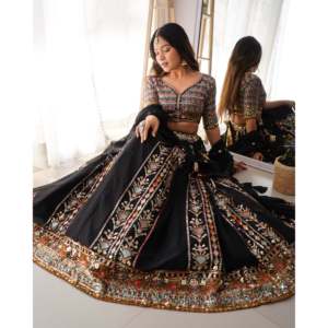 ชุดเลเฮนกาโชลีผ้าโพลีเอสเตอร์สำหรับงานปาร์ตี้ พร้อมงานปักดิ้นและเลื่อม - Product Image 5