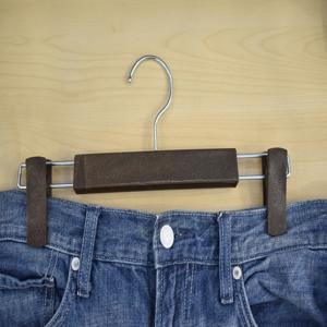 Percha para Pantalones y Faldas Bio Coffee P742 Hecha de Bio-Café de Alta Calidad para Exhibición en Tiendas, Pantalones Vaqueros, Hecho en Vietnam - Product Image 4