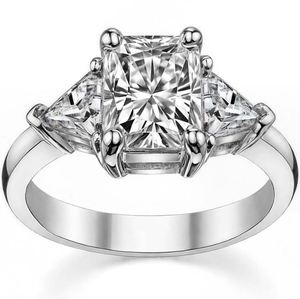 Bague en Moissanite Trio Taille Radiant en Argent Sterling 925 Plaqué Or 14K, Bijou Fin de Luxe à Trois Pierres pour Fiançailles, Mariage et Cérémonie - Product Image 1