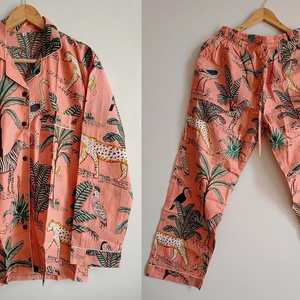Conjunto de pijama de algodón hecho a mano en India, ropa de dormir de algodón suave, traje de noche con estampado floral de algodón hecho a mano, conjunto de ropa de estar Jaipuri. - Product Image 6