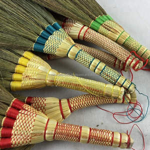 Escoba de Paja Natural Hecha a Mano, Herramienta de Limpieza Ligera y Ecológica para el Hogar y la Tienda, Fabricante al por Mayor, Duradera, de Vietnam - Product Image 2