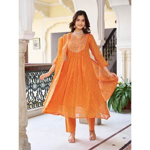 ชุดสูทผู้หญิงสวยสำหรับปาร์ตี้พร้อม dupatta บนล่าง - Product Image 5