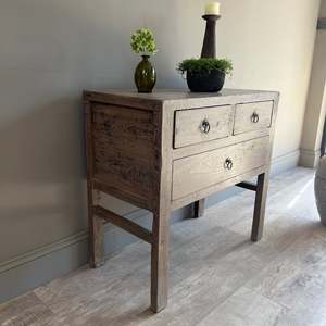 Mesa Consola Rústica Extra Grande de Madera de Olmo Blanqueada, Estilo Antiguo, para Pasillo, Entrada, o como Aparador con Cajones - Product Image 1