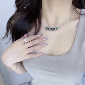 Collier élégant en perles d'eau douce de Zhuji de marque célèbre avec des étoiles scintillantes et de petites fées, 14 carats, avec des inclusions - Product Image 1