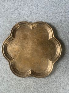 Bandeja de Servicio de Latón Premium que Combina Durabilidad, Estilo y Tradición para Momentos Memorables - Product Image 2