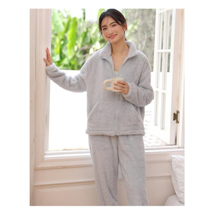 Ensemble de pyjama en polaire pour femmes, manches longues, couleur unie, fermeture éclair, vêtements de nuit confortables pour l'hiver, longueur intégrale, tricot doux, 100% polyester - Product Image 1