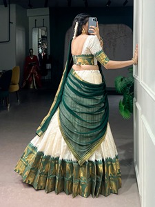 Lehenga Choli Tradicional Étnico Indio de Diseño con Tejido Zari, Traje de Boda para Mujer, Ropa Elegante, Largo hasta el Suelo, Corte Regular - Product Image 4