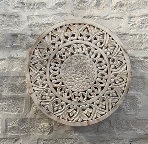 Panneau mural décoratif rond en bois massif blanc vieilli, sculpté à la main avec motifs floraux, pour la tête de lit de canapé ou le mur arrière du salon - Product Image 6