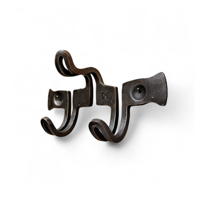 Crochet mural en fer poli personnalisé moderne |   Porte-vêtements mural décoratif, pour serviettes et organisation de chambre - Product Image 1