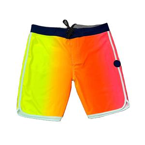 กางเกงขาสั้นชายลำลองสำหรับฤดูร้อน เอวกลาง แห้งเร็ว ระบายอากาศได้ดี เหมาะสำหรับวิ่งและชายหาด ผ้าสี่ทิศทางยืดหยุ่น ลายดอกไม้ สำหรับว่ายน้ำ - Product Image 4