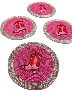 Ensemble de quatre sous-verres élégants pour la décoration de table à manger, broderie perlée faite à la main, déclaration Premium d'Inde - Product Image 4