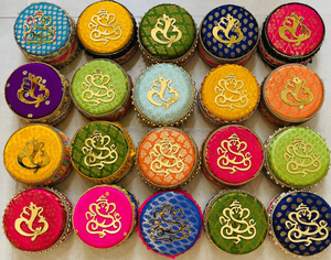 กล่องขนมสแตนเลสแกะสลักลายพระพิฆเนศ งานแฮนด์เมด สำหรับงานแต่งงาน งานเทศกาล ใส่ขนมแห้ง ลูกอม ช็อกโกแลต - Product Image 4