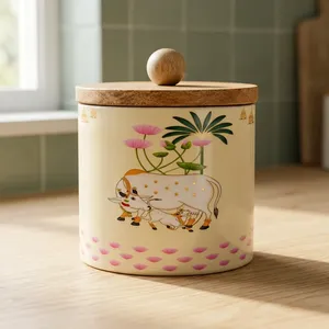 Recipiente Decorativo de Metal para Frutos Secos con Tapa de Madera, Acabado Crema, Diseño Floral de Vaca y Ternero, Premium para Cocina - Product Image 1