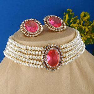 Parure Collier et Boucles d'Oreilles Vintage Plaqué Or avec Perles et Cristal Rose Ovale Central, Bijoux de Soirée pour Femme en Alliage et Perles d'Imitation - Product Image 5