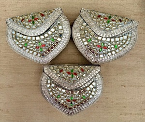 New Arrival Hand Embellished <b>Metal</b> Kundan Bridal <b>Metal</b> <b>Pin</b> Customizable Eco-friendly Vintage Rectangle Digital Printing Wedding - Product Image 2