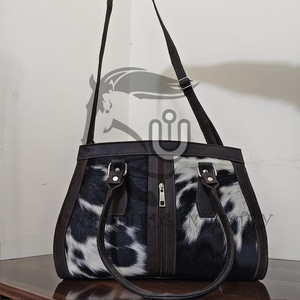 Bolso tote vintage de cuero genuino negro con cierre de cremallera y correa ajustable - Product Image 3