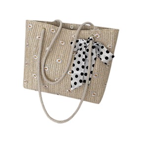 Llama la atención en cada calle de la ciudad con este dinámico bolso de hilo natural con lazos de lunares y asas de cuerda suave. - Product Image 1