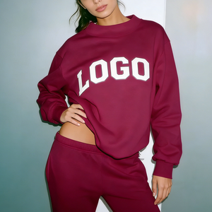 Sudadera de cuello alto de algodón polar estilo universitario para mujer, estilo urbano, con parche de letras bordadas en la parte delantera, ideal para invierno - Product Image 1