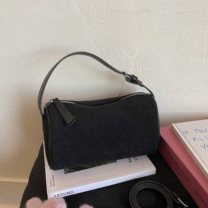 Sac bandoulière polyvalent en cuir mat tendance 2025 pour femme - Product Image 5