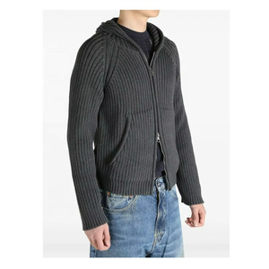 Sudadera con Capucha Clásica para Hombre, Personalizada OEM, con Textura Práctica, Duradera, Holgada y Cómoda, Diseño Bordado con Cierre Bidireccional - Product Image 3