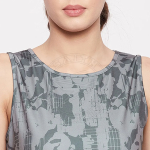 Camiseta sin mangas premium para mujer, informal, transpirable, ecológica, de secado rápido, personalizada, sublimada, acanalada, precio al por mayor, hecha en Pakistán - Product Image 5