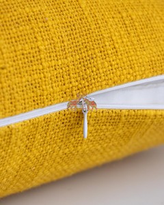 Housse de coussin en coton écologique faite à la main, colorée et moderne, pour la maison - Product Image 4