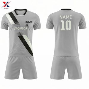 Maillots de sport courts légers imprimés par transfert thermique, respirants, à séchage rapide, en tissu 100 % polyester, kit de football professionnel OEM - Product Image 1