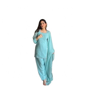 Conjunto FARSHI SALWAR SUIT de Tela de Seda Crisantada con Bordado Siroski, Top y Dupatta, Listo para Usar, para Fiesta, Moderno, de Secado Rápido - Product Image 1