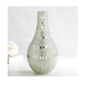 Vase en mosaïque de verre argenté de luxe en forme de goutte d'eau – Centre de table floral scintillant en mosaïque de miroir pour salon - Product Image 1
