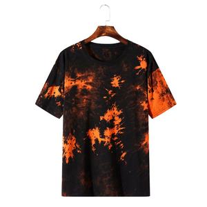 Camiseta de Manga Corta para Hombre, Cuello Redondo, Estampado Tie Dye Naranja y Negro, Estilo Casual, Tejido de Punto, Corte Regular - Product Image 1