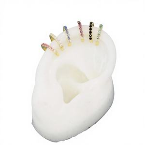 Manchette d'oreille Ombre Vert Émeraude en Argent Sterling avec Zircon Cubique, Argent ou Or, Simple, Sans Perçage, Minimaliste, Zircon Cubique Vert - Product Image 3