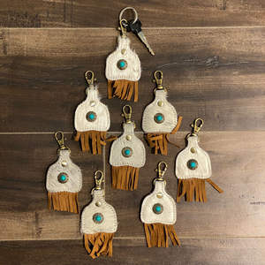 Nuevo estilo occidental Hair On Hide Leather Turquoise Fringe Key Fobs Venta caliente Cuero genuino Forma única Llaveros de lujo - Product Image 4