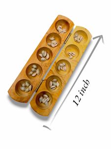 Plateau de jeu Mancala traditionnel en bois sculpté avec des coquillages de cauris pour deux joueurs - Product Image 4