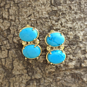 Boucles d'oreilles minimalistes ovales en turquoise bleue, double pierre précieuse, en laiton plaqué or 18 carats, bijoux de créateur tendance. - Product Image 6