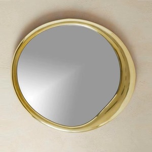 Finition élégante et tendance de la part d'un magnifique miroir en métal qui complète sans effort les styles de décoration modernes et vintage. - Product Image 1
