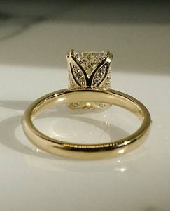 แหวนหมั้นมอสซาไนต์หรูหรา ดีไซน์เนอร์ออกแบบสำหรับงานเลี้ยงค็อกเทล ของขวัญวันครบรอบแต่งงานสำหรับผู้หญิง ทองคำแท้ 14k - Product Image 3