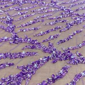 ผ้าลูกไม้ปักเลื่อมสีน้ำเงินทำมือ ประดับด้วยลูกปัดและลายดอกไม้ 3 มิติ สำหรับนักออกแบบและผู้ผลิตเสื้อผ้าบูติก - Product Image 1