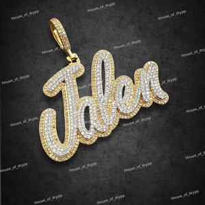 Pendentif personnalisé avec lettre, fabriqué en argent 925 avec des accents de diamants moissanite glacés, plaqué or, style hip-hop - Product Image 3