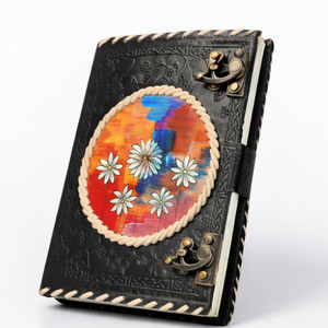 Diario de Cuero Negro Pintado a Mano con Arte Floral Colorido, Cierre de Metal, Cordón Cruzado, Cuaderno Hecho a Mano, Regalo, 8x6 Pulgadas de Alto - Product Image 2