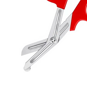 กรรไกรพยาบาลแบบ Trauma Shear ขนาด 5.5 นิ้ว สีแดง เหล็กกล้าไร้สนิมเกรดเยอรมัน สำหรับตัดผ้าพันแผล อุปกรณ์ฉุกเฉินทางการแพทย์ - Product Image 4