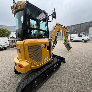 Mini-excavatrices CAT 302.7 CR conçues pour les travaux de construction à petite échelle, l'aménagement paysager et les travaux utilitaires, avec une utilisation facile - Product Image 3