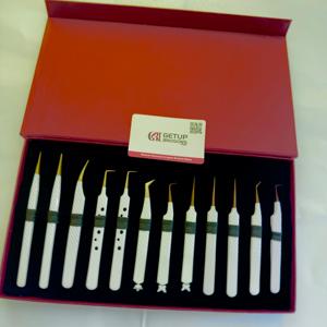 Pince à cils Dolphin/45/Boot/Straight/90 Boot/Curve/Volume, revêtement en poudre rouge, volume argenté, anti-magnétique, lisse, pour cils arrière - Product Image 3