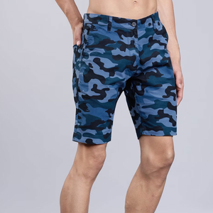 Shorts de hombre de poliéster de alta calidad con logotipo personalizado, 5 pulgadas de entrepierna, diseño estampado camuflado por sublimación. - Product Image 6