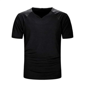 ชุดลำลองฤดูร้อนสำหรับผู้ชาย เสื้อยืดแขนสั้นและกางเกงขาสั้น 2 ชิ้น ผลิตจากโพลีเอสเตอร์ 100% แห้งเร็ว พิมพ์ลายโลโก้ตามสั่ง - Product Image 3