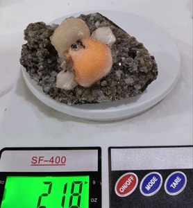 Agate Guru Faite à la main, forme libre, Orange Noir, Pierre précieuse de Thomsonite, Minéraux d'Inde, Meilleure qualité, Respectueuse de l'environnement, Nouvelle Ère, Gujarat - Product Image 1