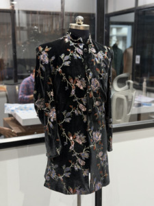 Traje de esmoquin de terciopelo negro para hombre, Sherwani de lujo para fiesta de noche, Bandhgala con lentejuelas florales bordadas, Chaqueta D, Atuendo para recepción de novio - Product Image 4