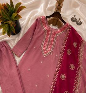 TENNECY Presenta Nueva Colección: Conjunto de Top, Palazzo y Dupatta de Seda Pesada, Completamente Cosido, Elástico, Reversible y Sin Arrugas - Product Image 5