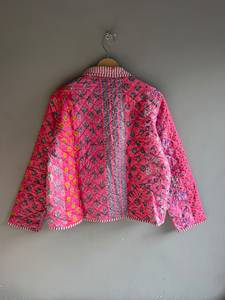 เสื้อแจ็คเก็ตผู้หญิงลายดอกไม้สีชมพู คอจีน แขนยาว กระเป๋าปะติด เหมาะสำหรับใส่ในฤดูใบไม้ร่วง ของขวัญสำหรับเธอ - Product Image 6