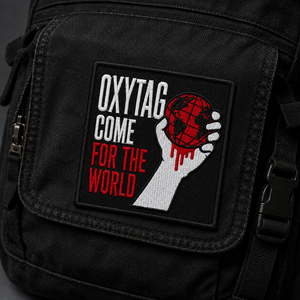 Patch brodé Oxytag Come For The World, carré, thermocollant, avec motif globe, texte rouge et blanc sur fond noir - Product Image 4